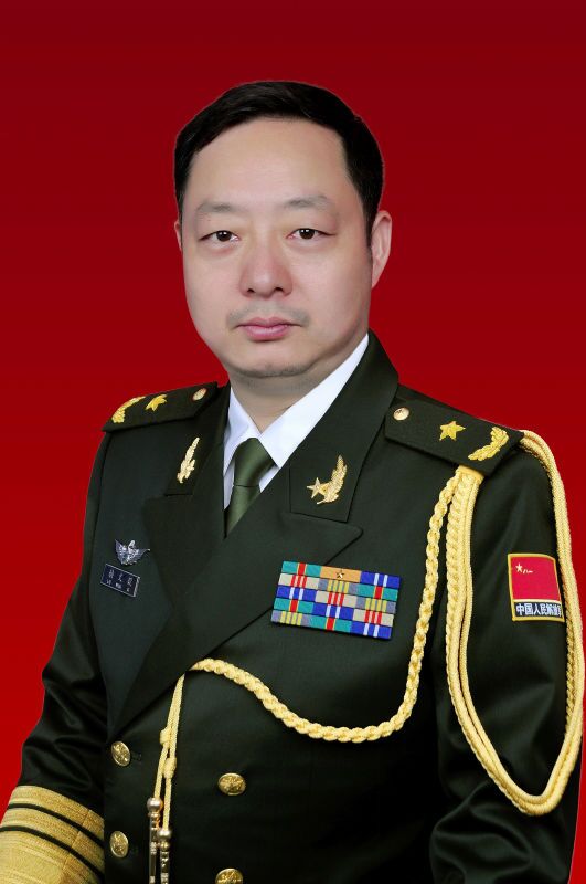 赖文毅近照.jpg